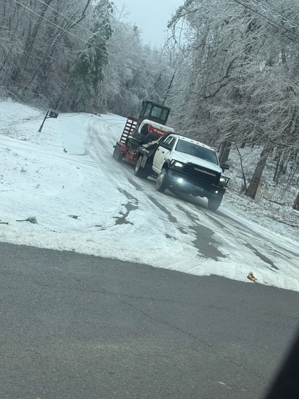 Gallery photos for Snow Response Team in Action in Hohenwald, TN: Image #1